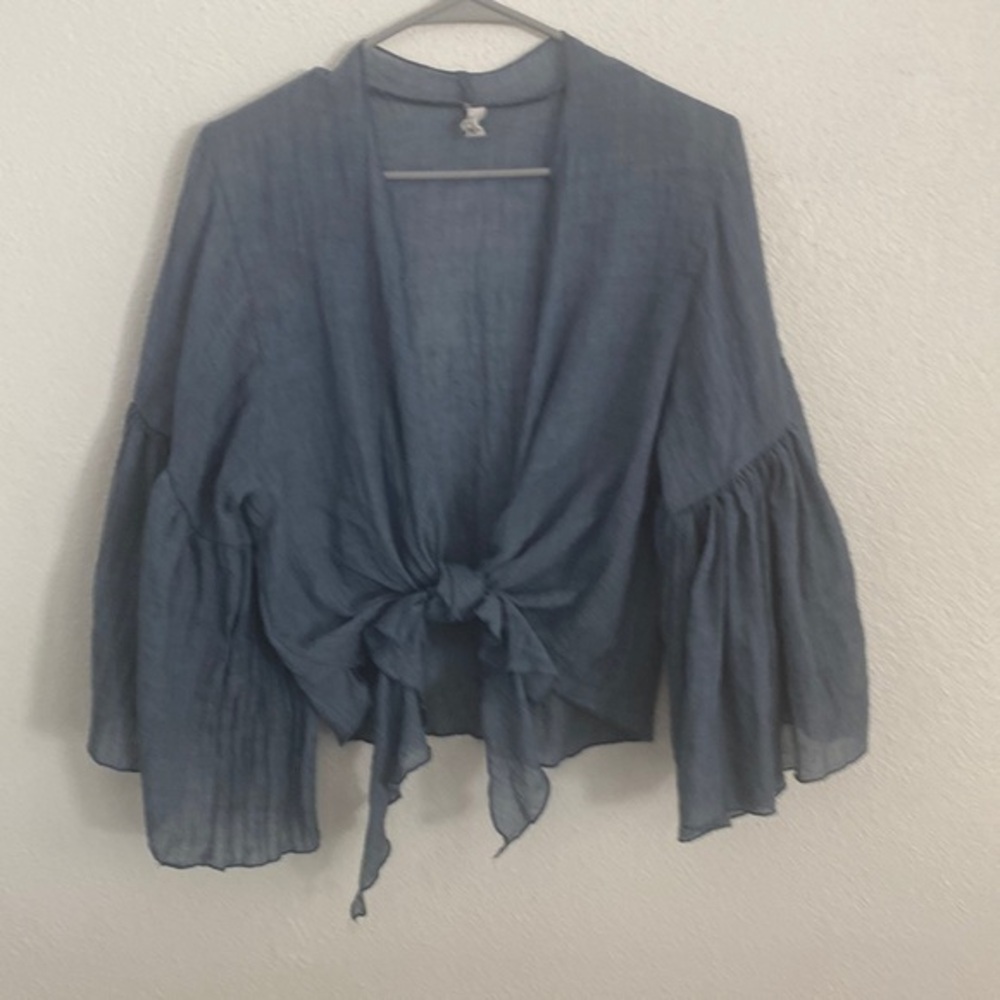 ELAN Light Chambray Top